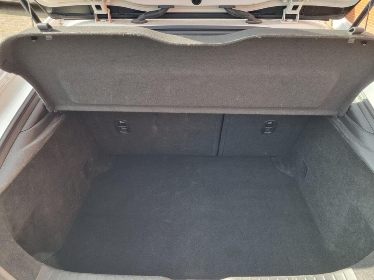 Mazda 3 2.0 E-SA-G COMFORT