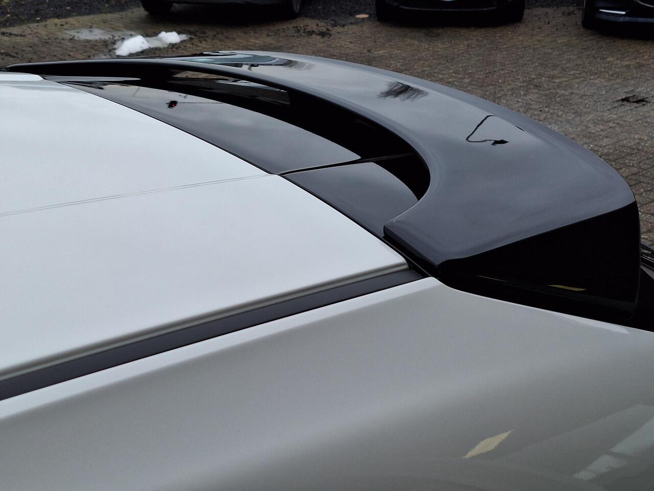 Mazda 3 2.0 e-SkyActiv-X M Hybrid 186 Nagisa | Aero pakket | Alcantara/Leder met stoelgeheugen | Achteruitrijcamera | Bose | HeadupDisplay | Navigatie en draadloze Applecarplay\Androidauto | Verlichte Dorpelbeschermers | Parelmoer Wit