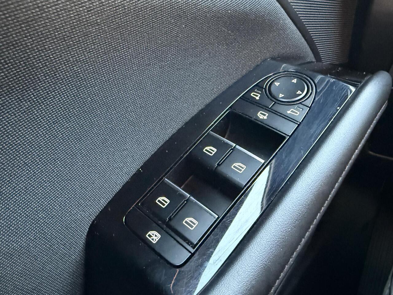 Mazda 3 2.0 e-SkyActiv-G M Hybrid 150 Sportive | CARPLAY | HEAUD UP DISPLAY | ADAPTIEVE CRUISE CONTROL |