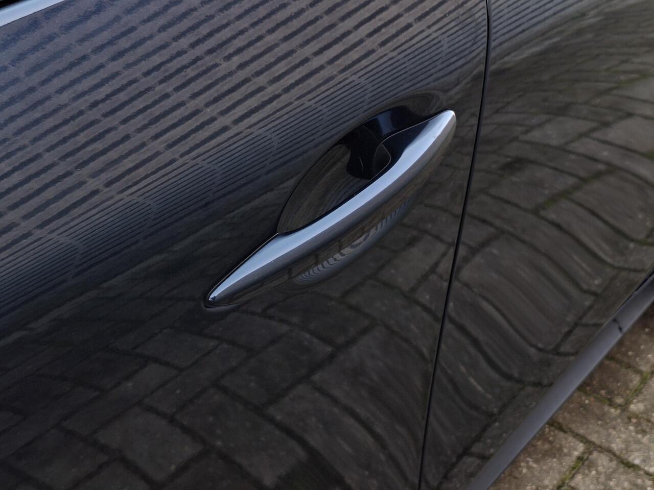 Mazda 3 2.0 e-SkyActiv-X M Hybrid 186 Comfort | Apple Carplay/Android Auto | Stoel/stuurverwarming | Climate control | Adaptief Cruise Control | Elektrische verstelbare stoelen met geheugen |