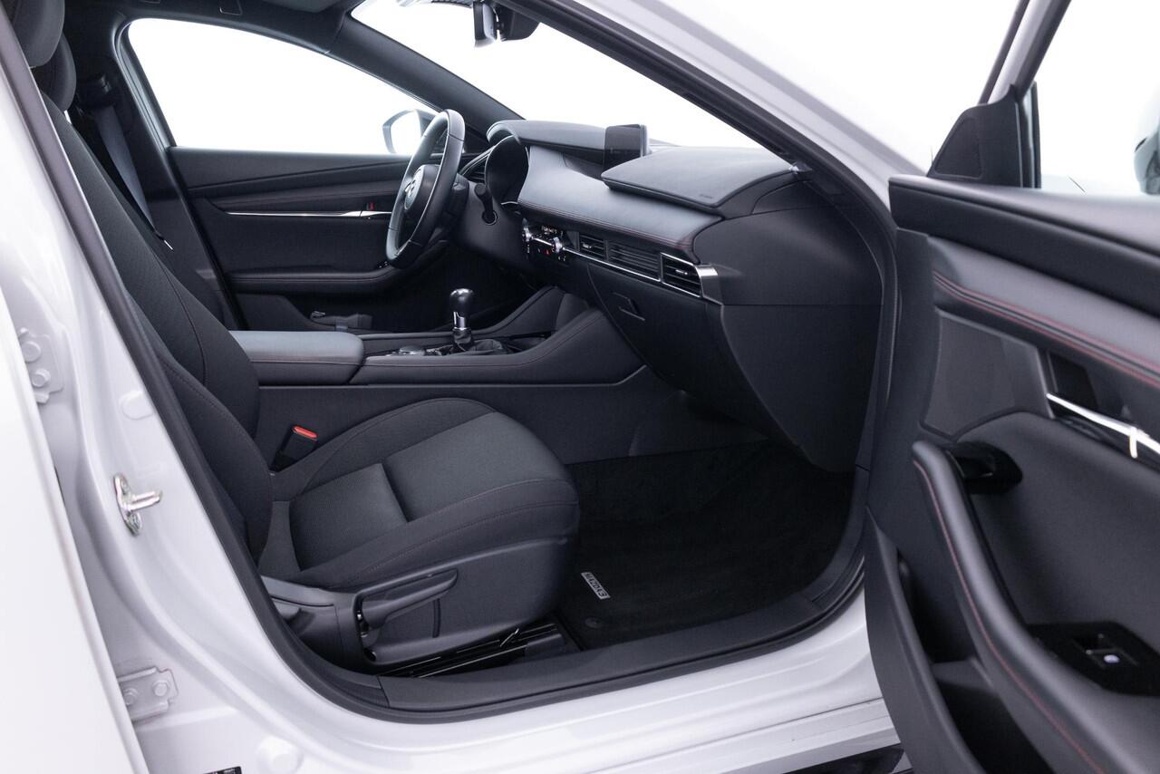 Mazda 3 2.5 e-SkyActiv-G M Hybrid 140 Homura | AEROPAKKET | APPLE CARPLAY | DODEHOEKDETECTIE | ADAPTIEF CRUISE CONTROL | HEAD UP | 18 INCH LM | DEMO | *6 JAAR FABRIEKSGARANTIE |