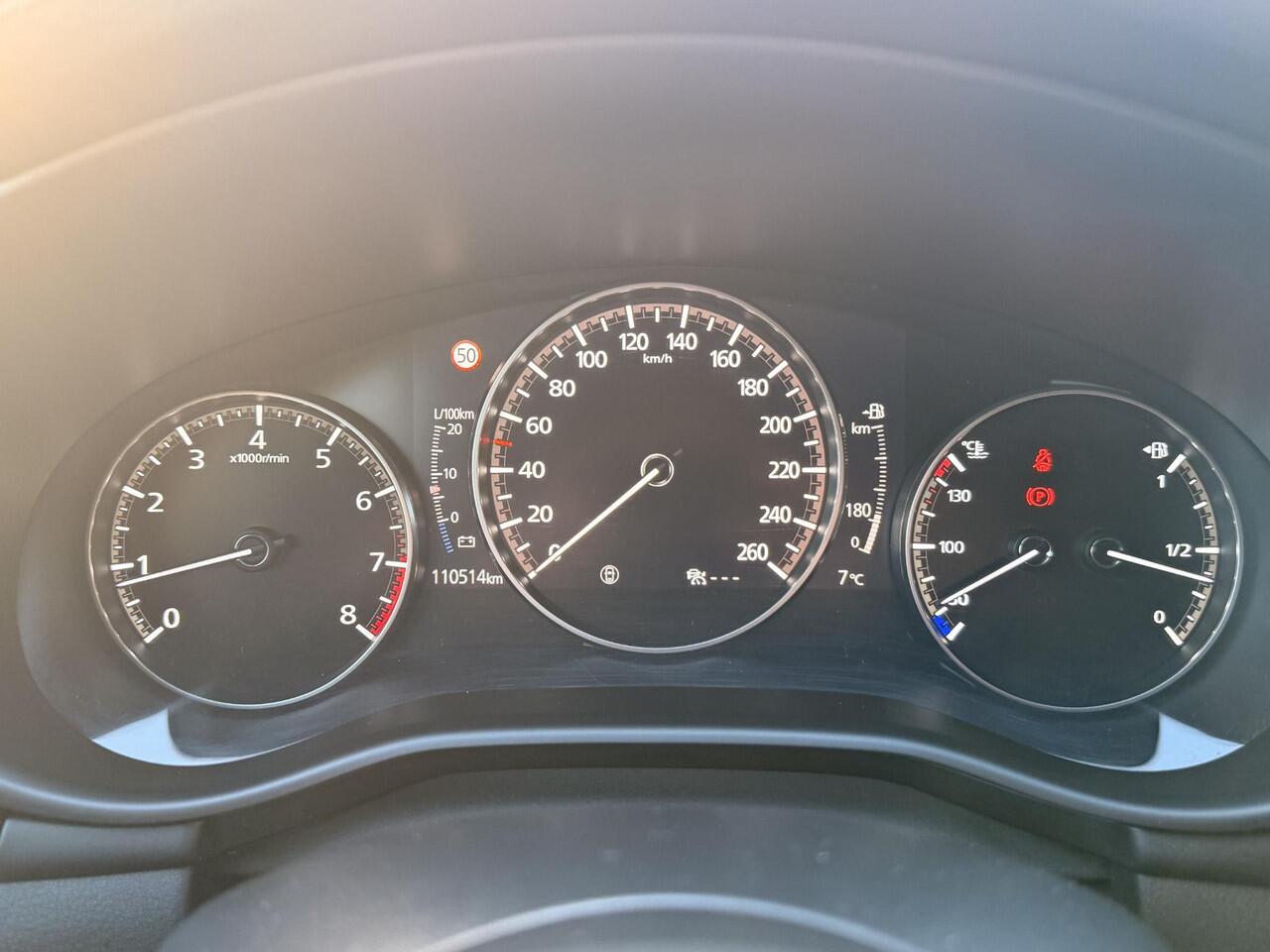 Mazda 3 2.0 e-SkyActiv-G M Hybrid 150 Sportive Mazda 3 2.0 e-SkyActiv-G 150 Sportive | CARPLAY | HEAUD UP DISPLAY | ADAPTIEVE CRUISE CONTROL |