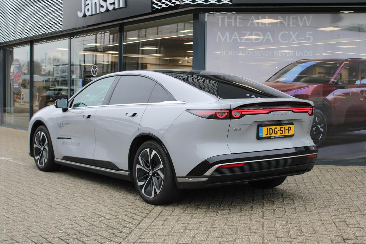 Mazda 6 6e HB Takumi 68.8 kWh , Demovoordeel ¤ 4.590,-, 17% Bijtelling, Automaat, Pano.Dak, Apple Carplay, 360 Camera, Adap.Cruise, LMV 19 Inch,