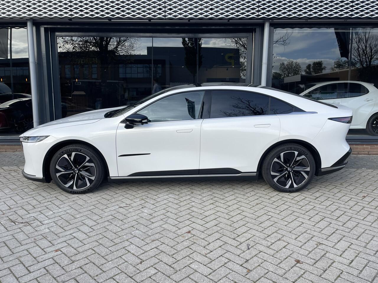 Mazda 6 6e NU VOOR ¤ 299,- PER MAAND! *TAKUMI 68.8 kWh ZWART LEDER INTERIEUR | 360 CAMERA | PANORAMADAK | 19 INCH LMV NU VOOR ¤ 299,- PER MAAND! *