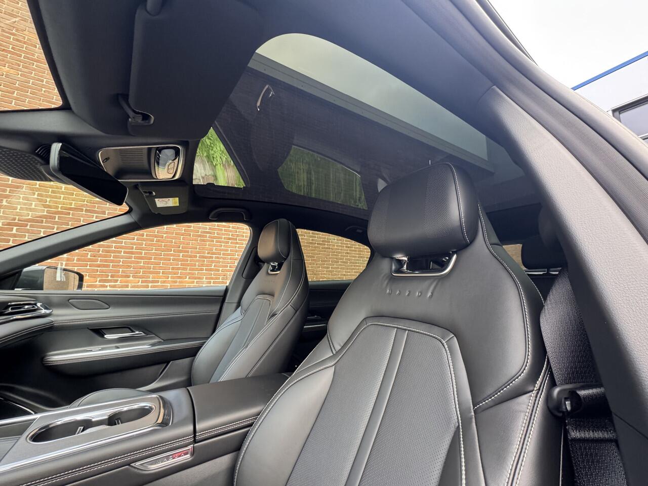 Mazda 6 6e Takumi Long Range 80 kWh NAVIGATIE | PANORAMA DAK | 19 INCH LMV | RONDOMZICHT CAMERA | WINTERPAKKE DIRECT RIJDEN | 18 % BIJTELLING | 0% RENTE