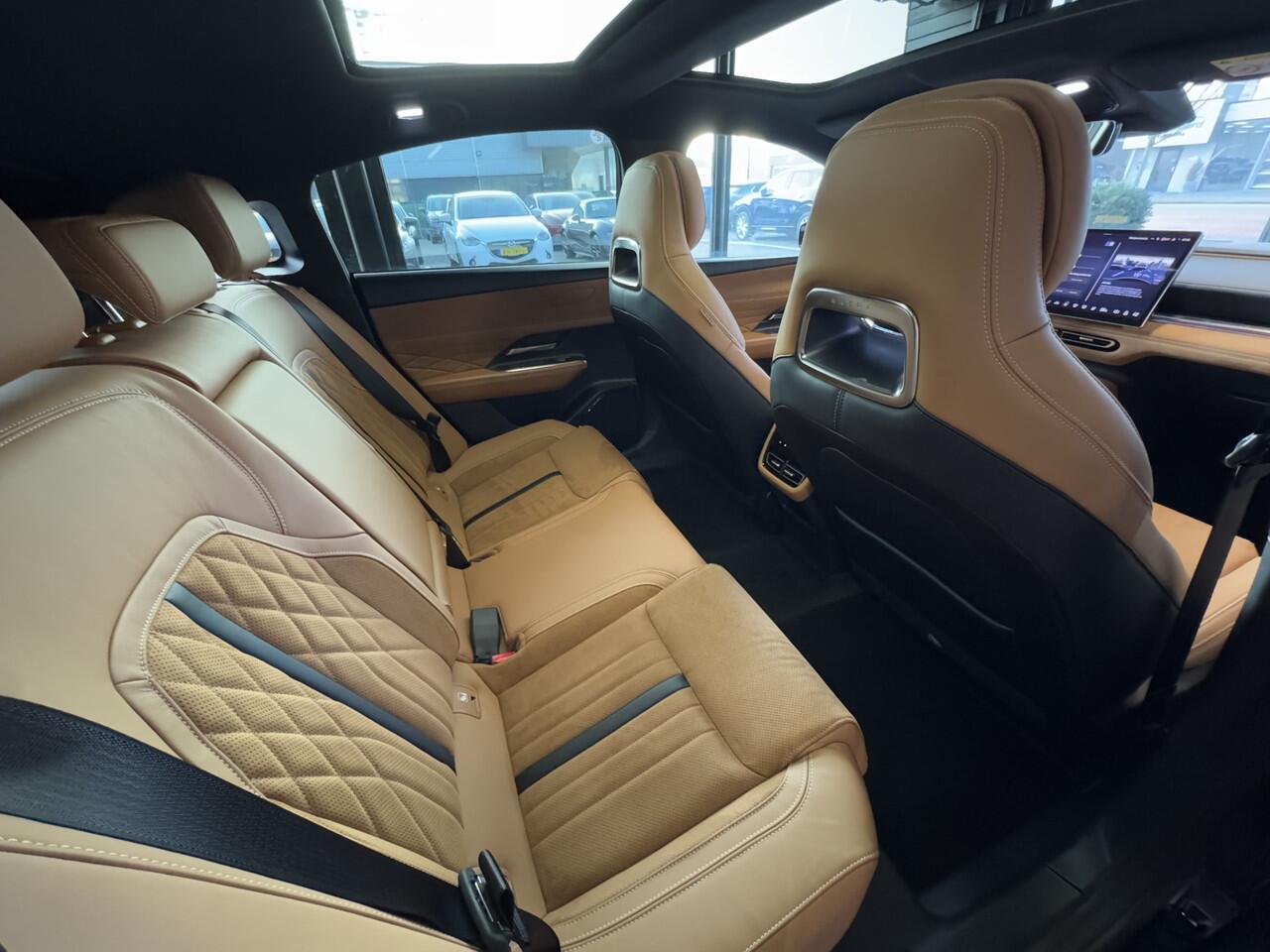 Mazda 6 6e NU V.A ¤ 299,- PER MAAND! TAKUMI Plus 68.8 kWh NAVIGATIE | PANORAMA DAK | 19 INCH LMV | RONDOMZICHT CAMERA | WINTERPAKKET NU V.A ¤ 299,- PER MAAND! *