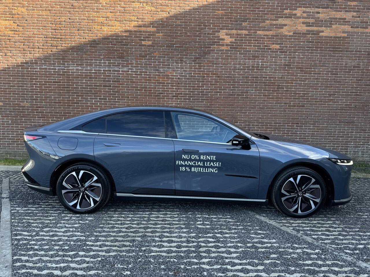 Mazda 6 6e NU V.A ¤ 299,- PER MAAND! *TAKUMI Long Range 80 kWhNAVIGATIE | PANORAMA DAK | 19 INCH LMV | RONDOMZICHT CAMERA | WINTERPAKKET NU V.A ¤ 299,- PER MAAND! *