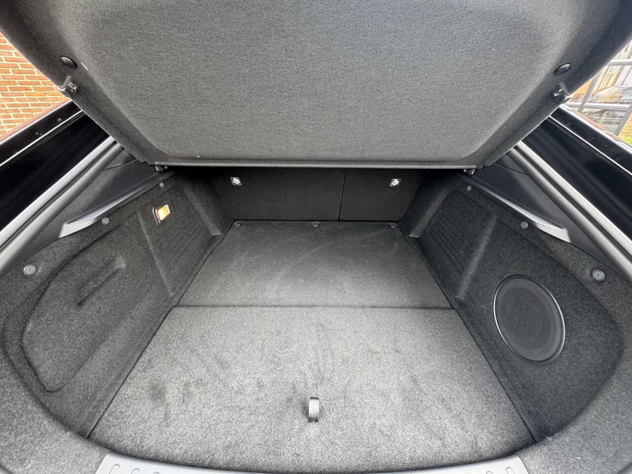 Mazda 6 6e NU V.A ¤ 299,- PER MAAND! *TAKUMI Long Range 80 kWh NAVIGATIE | PANORAMA DAK | 19 INCH LMV | RONDOMZICHT CAMERA | WINTERPAKKE NU V.A ¤ 299,- PER MAAND! *