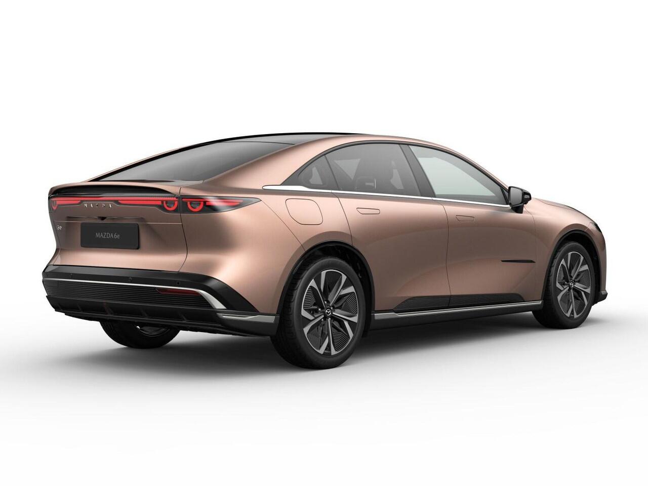 Mazda 6 6e Takumi Plus Long Range 80 kWh | Dit jaar rijden, 17% bijtelling | ¤ 2.000 introductievoordeel bij aanschaf | Bruin Nappa leder |