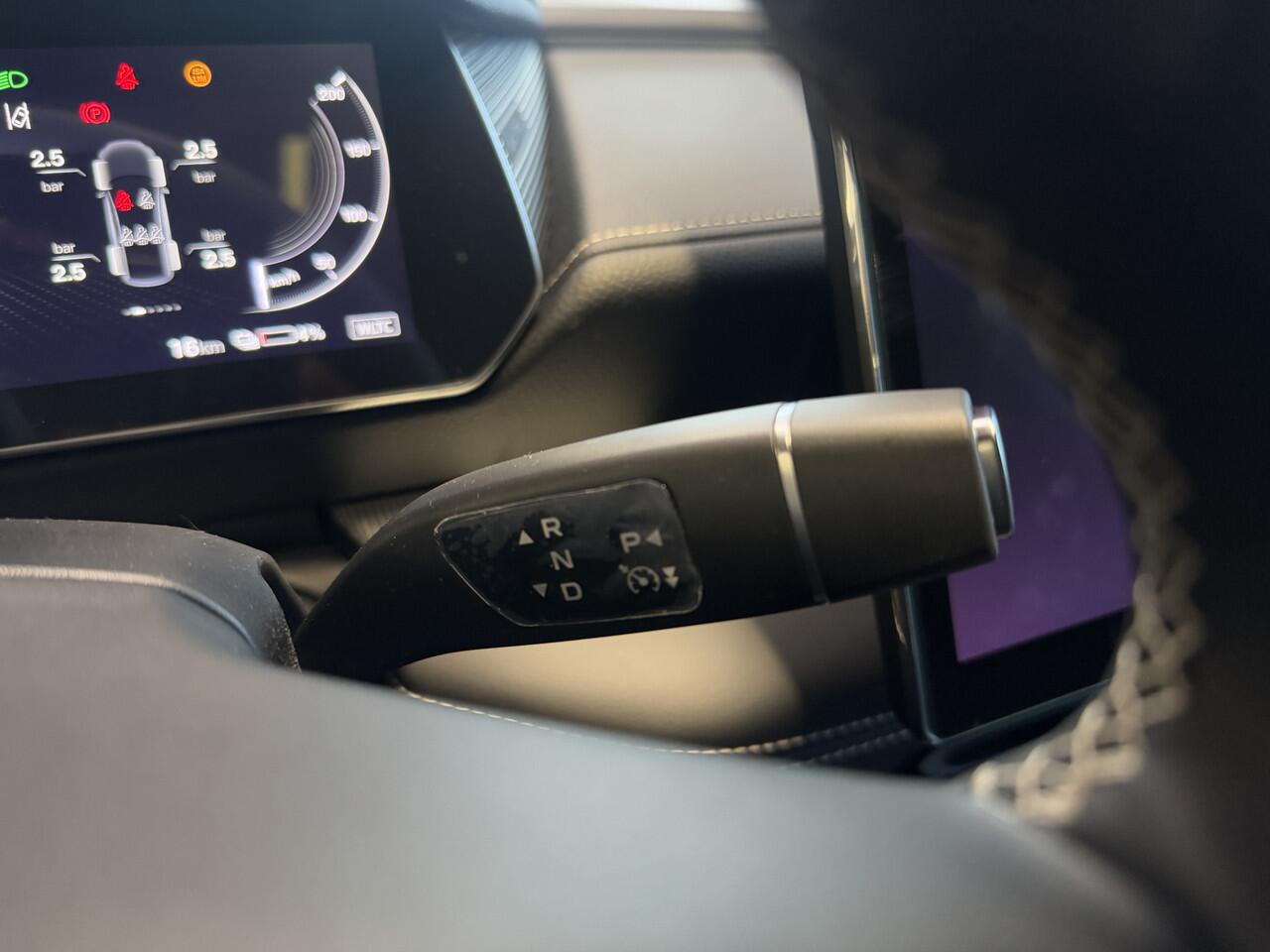 Mazda 6 6e NU VOOR ¤ 299,- PER MAAND! * TAKUMI 68.8 kWh NAVIGATIE | PANORAMA DAK | 19 INCH LMV | RONDOMZICHT CAMERA | WINTERPAKKET NU VOOR ¤ 299,- PER MAAND! *