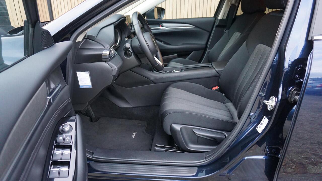 Mazda 6 Sportbreak 2.0 SkyActiv-G 165pk Automaat HUD 17inch LM Trekhaak Navi Stoel & Stuurverwarming 59804km!