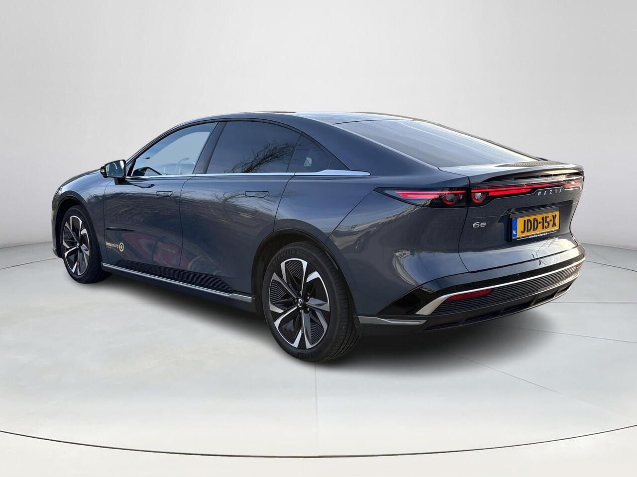 Mazda 6 6e Takumi 68.8 kWh 17% bijtelling | DEMO korting | Elektrisch wegklapbare trekhaak | Stoelverwarming en verkoeling | Apple carplay / Android auto | Adaptieve cruise control | Panoramadak |