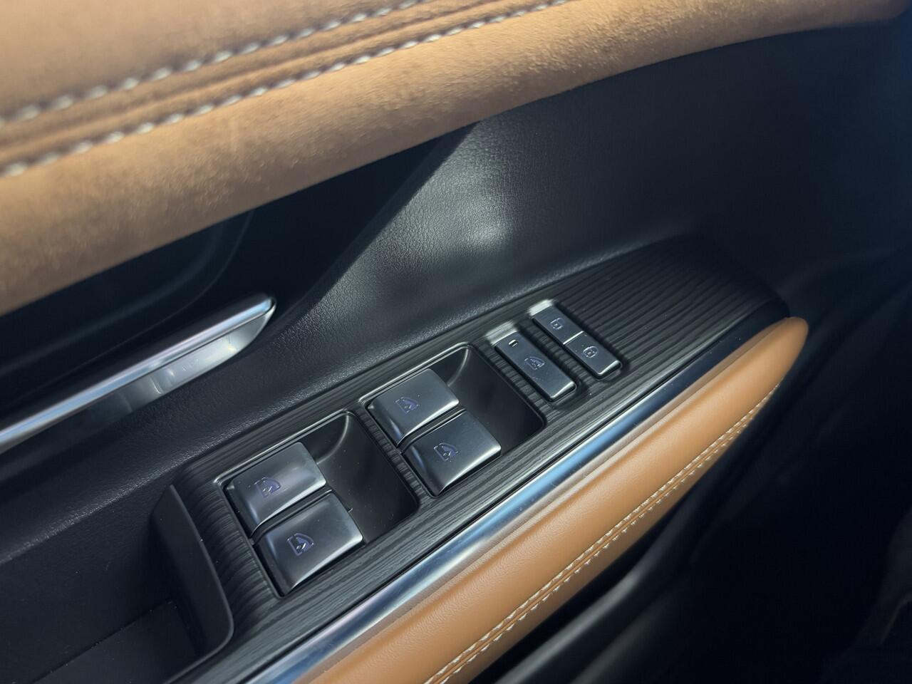 Mazda 6 6e NU V.A ¤ 299,- PER MAAND! *TAKUMI PLUS | 68.8 KWh | SNELLADEN | TOT 479 KM ACTIERADIUS | 200 kW DCNAVIGATIE | PANORAMA DAK | 19 INCH LMV | RONDOMZICHT CAMERA | WINTERPAKKET NU VOOR ¤ 299,- PER MAAND! *