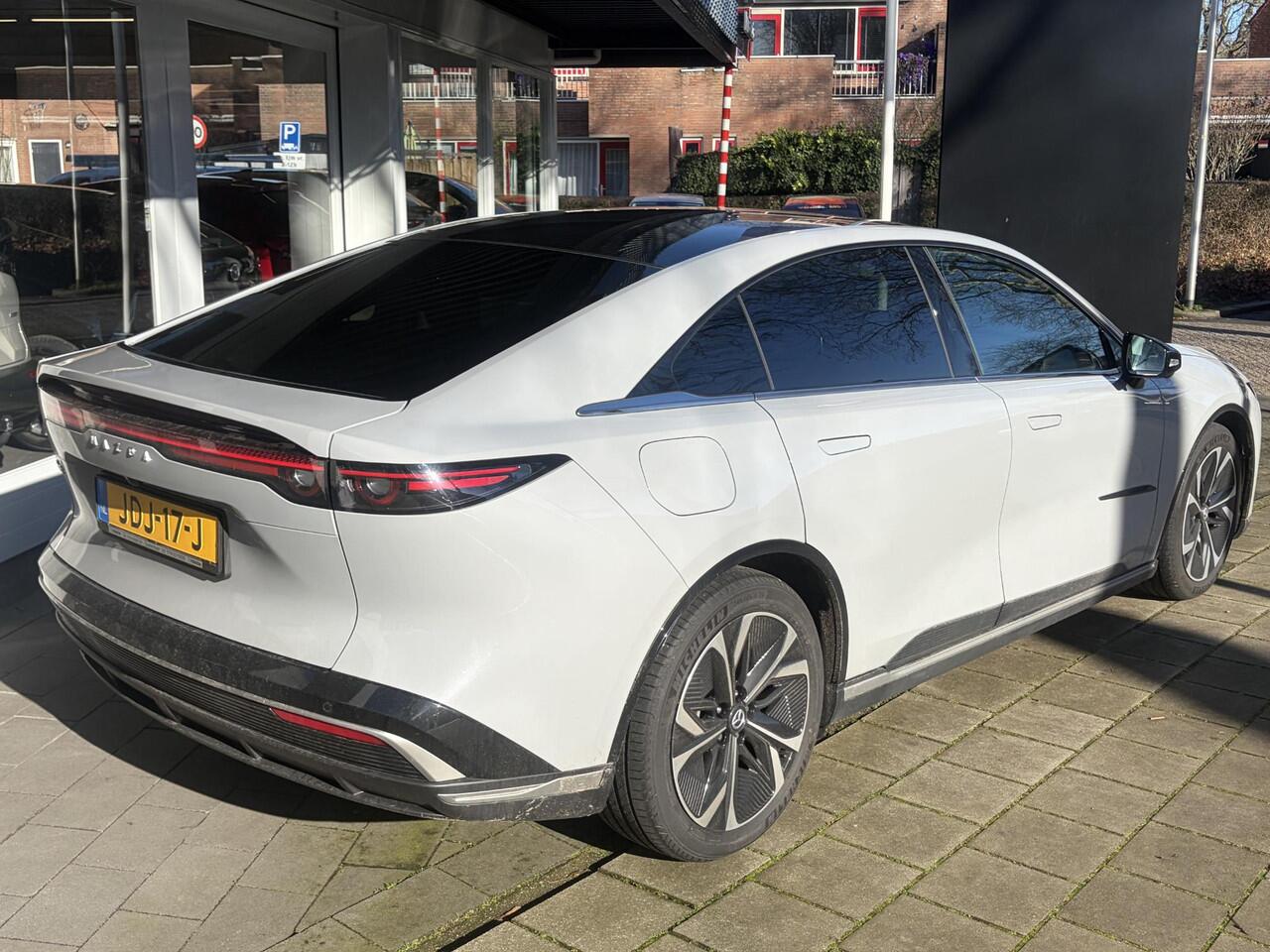 Mazda 6 6e Takumi 68.8 kWh | 258 PK | 165 KW snel laden | 17% bijtelling | BTW auto | DEMO