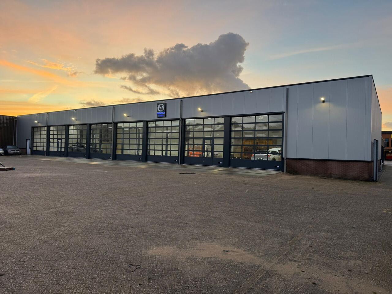 Mazda 6 6e Takumi Long Range 80 kWh ZWART LEDER INTERIEUR | 360 CAMERA | PANORAMADAK | 19 INCH LMV UIT VOORRAAD LEVERBAAR, TOT 31- DEC 2025 17 % BIJTELLING.