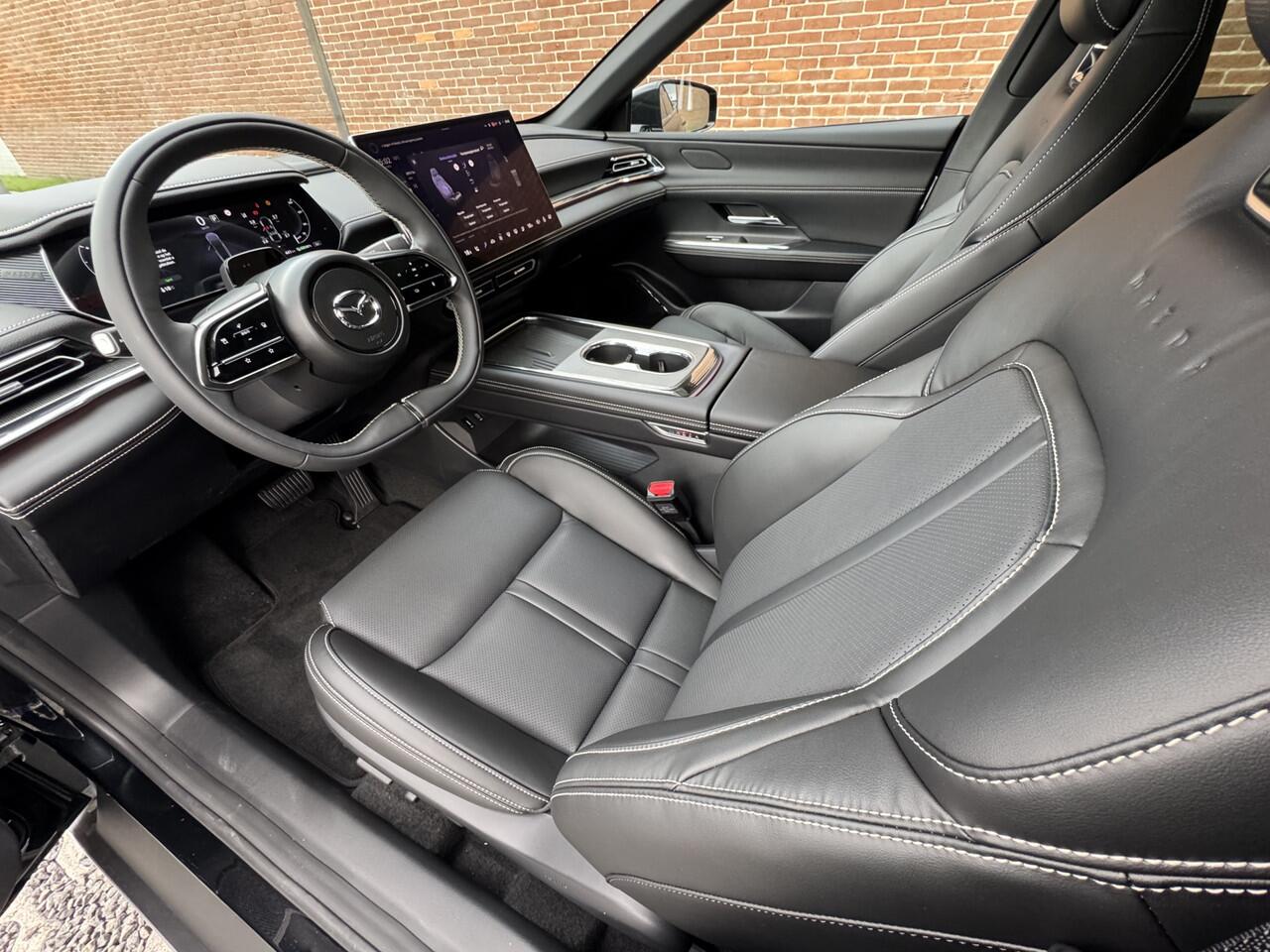 Mazda 6 6e Takumi Long Range 80 kWh NAVIGATIE | PANORAMA DAK | 19 INCH LMV | RONDOMZICHT CAMERA | WINTERPAKKE DIRECT RIJDEN | 18 % BIJTELLING | 0% RENTE