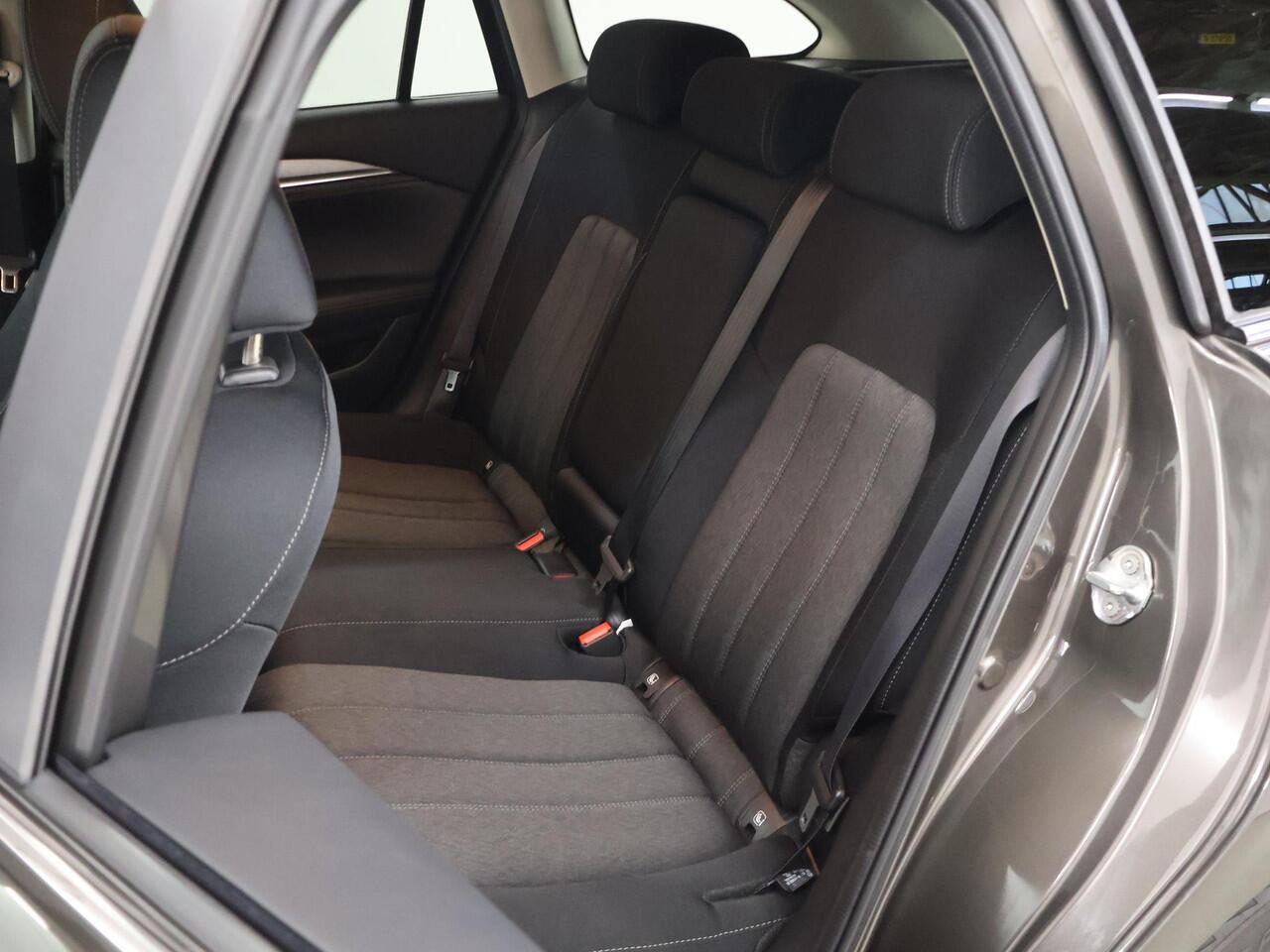 Mazda 6 Sportbreak 2.0 SkyActiv-G 165 Comfort | Parkeercamera | Navigatie | Stoelverwarming | Cruise Control Adaptief | Climate Control | Apple Carplay/Android Auto |