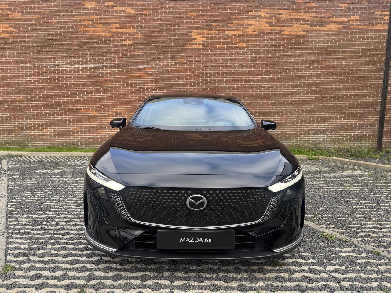 Mazda 6 6e Takumi 68.8 kWh NAVIGATIE | PANORAMA DAK | 19 INCH LMV | RONDOMZICHT CAMERA | WINTERPAKKE DIRECT RIJDEN | 18 % BIJTELLING | 0% RENTE