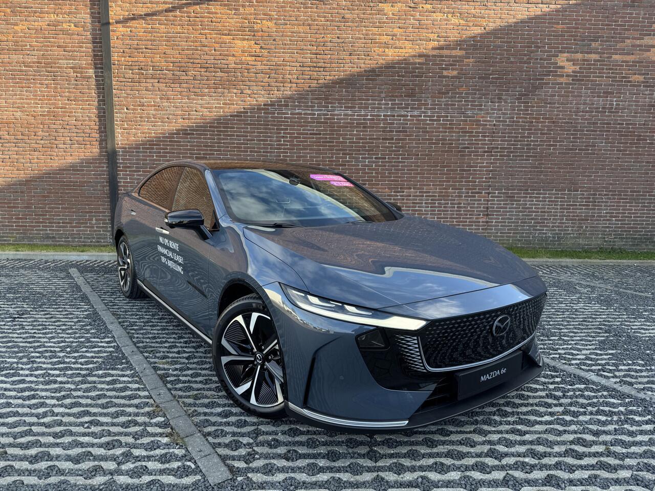 Mazda 6 6e NU V.A ¤ 299,- PER MAAND! *TAKUMI Long Range 80 kWhNAVIGATIE | PANORAMA DAK | 19 INCH LMV | RONDOMZICHT CAMERA | WINTERPAKKET NU V.A ¤ 299,- PER MAAND! *