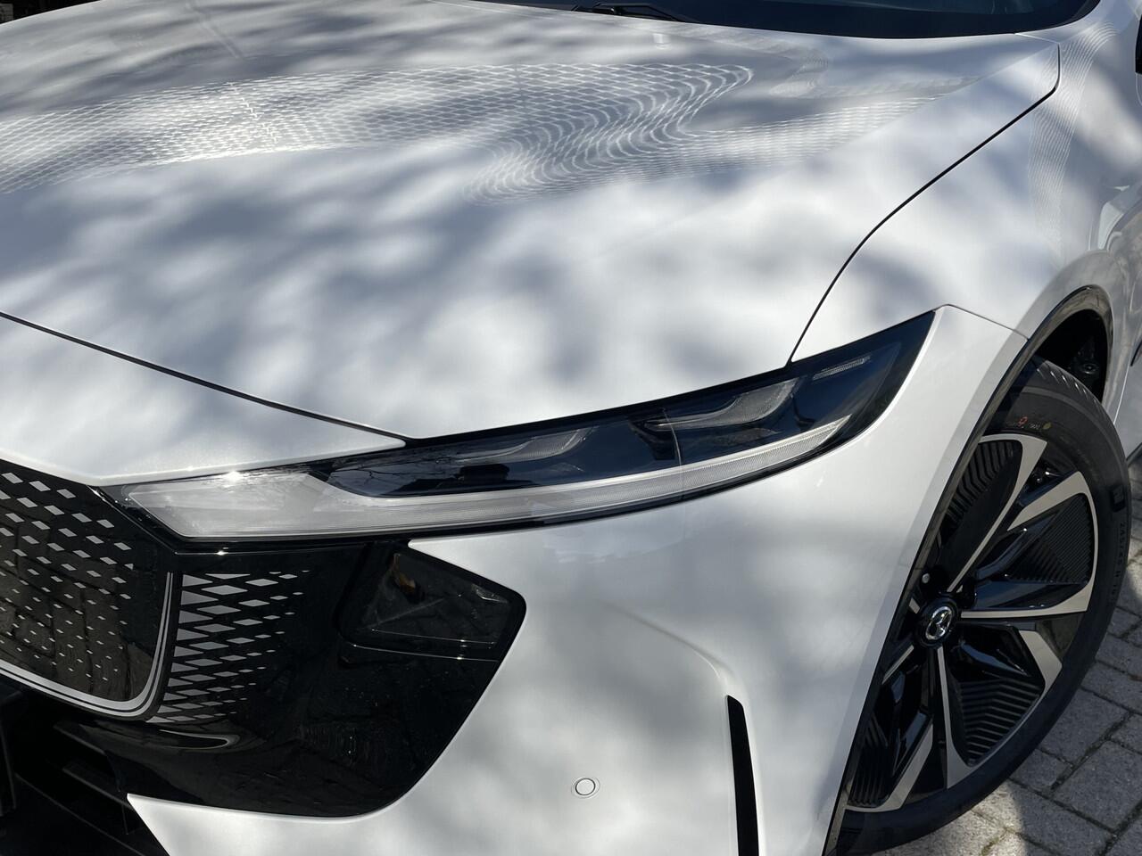 Mazda 6 6e Takumi 68.8 kWh ZWART LEDER INTERIEUR | 360 CAMERA | PANORAMADAK | 19 INCH LMV UIT VOORRAAD LEVERBAAR, TOT 31- DEC 2025 17 % BIJTELLING.