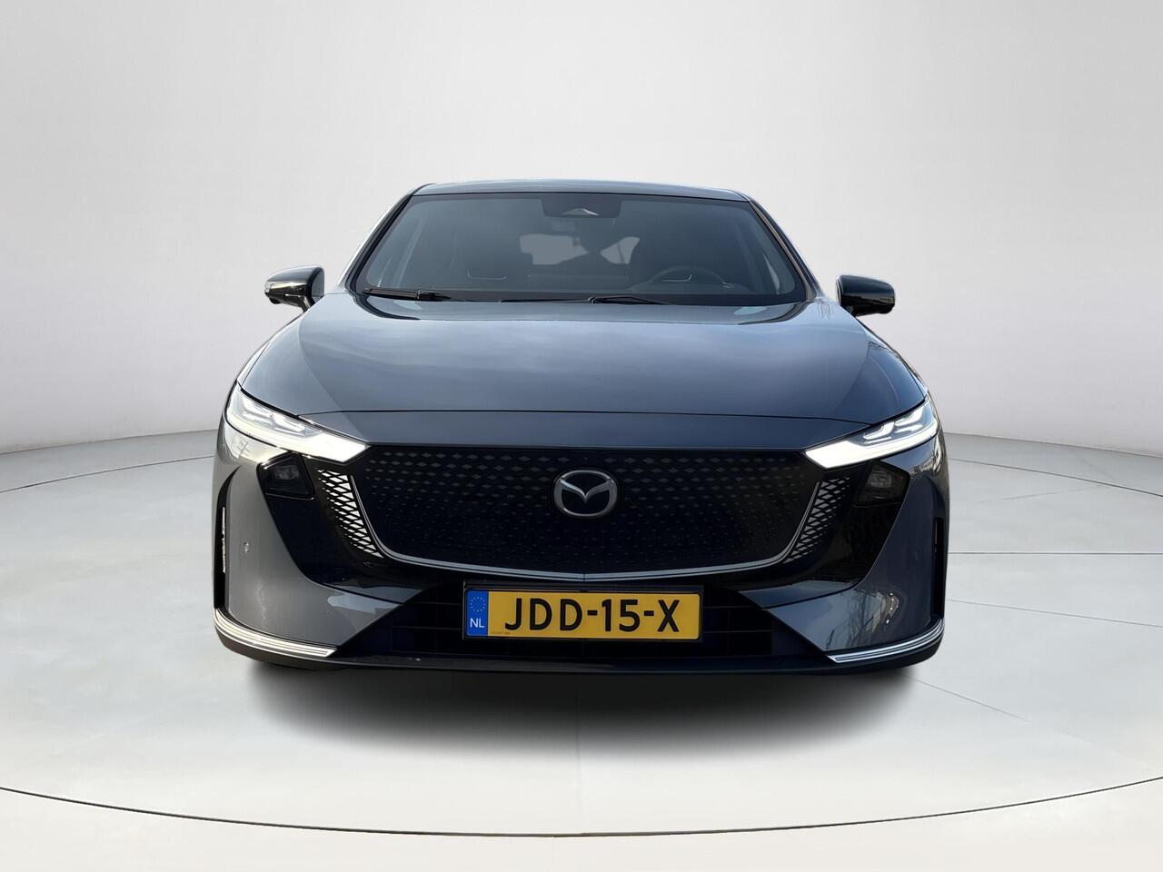 Mazda 6 6e Takumi 68.8 kWh 17% bijtelling | DEMO korting | Elektrisch wegklapbare trekhaak | Stoelverwarming en verkoeling | Apple carplay / Android auto | Adaptieve cruise control | Panoramadak |