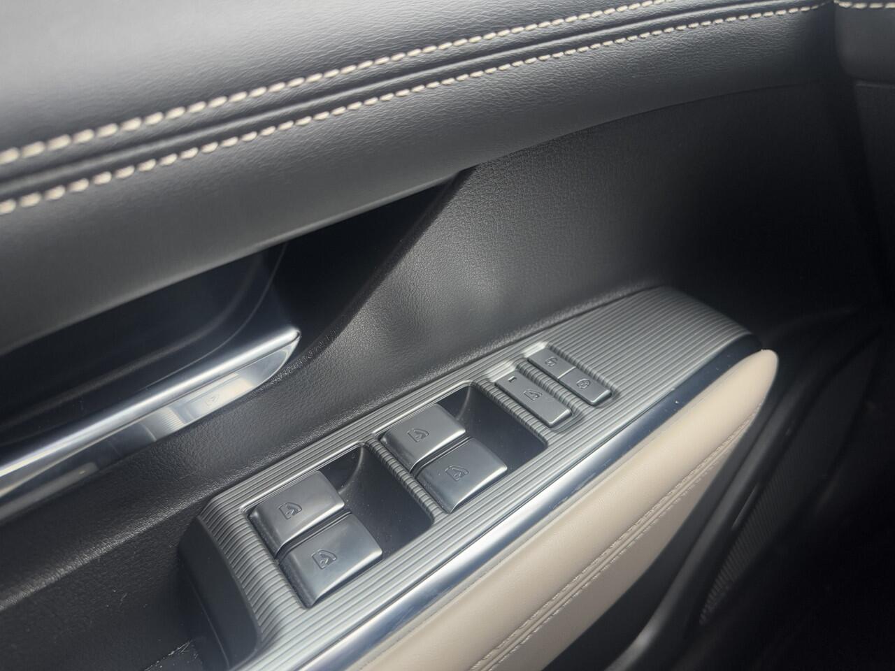 Mazda 6 6e NU VOOR ¤ 299,- PER MAAND! *TAKUMI 68.8 kWh NAVIGATIE | PANORAMA DAK | 19 INCH LMV | RONDOMZICHT CAMERA | WINTERPAKKET NU VOOR ¤ 299,- PER MAAND! *