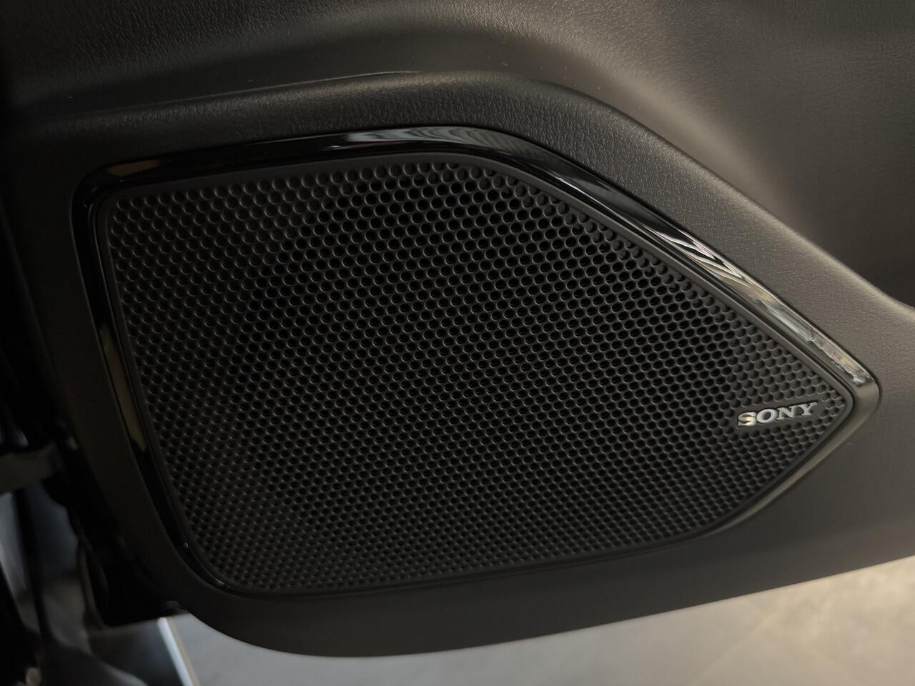 Mazda 6 6e NU V.A ¤ 299,- PER MAAND! *TAKUMI PLUS | 68.8 KWh | SNELLADEN | TOT 479 KM ACTIERADIUS | 200 kW DCNAVIGATIE | PANORAMA DAK | 19 INCH LMV | RONDOMZICHT CAMERA | WINTERPAKKET NU VOOR ¤ 299,- PER MAAND! *