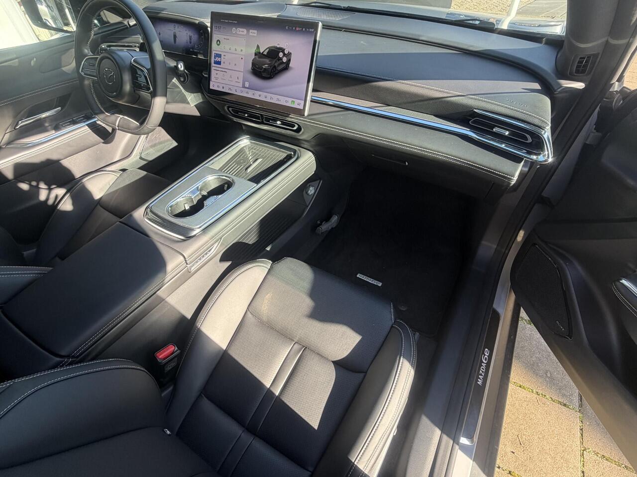 Mazda 6 6e Takumi 68.8 kWh | 258 PK | 165 KW snel laden | 17% bijtelling | BTW auto | DEMO