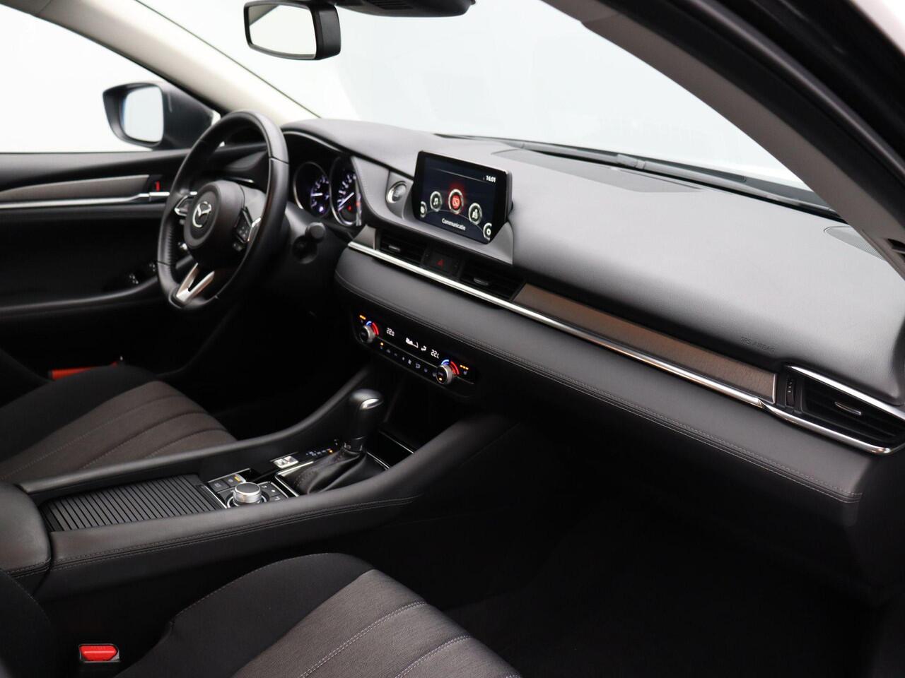 Mazda 6 Sportbreak 2.0 SkyActiv-G 165 Centre-Line | Head-Up Display | Stoelverwarming | Trekhaak | Full Led Koplampen |