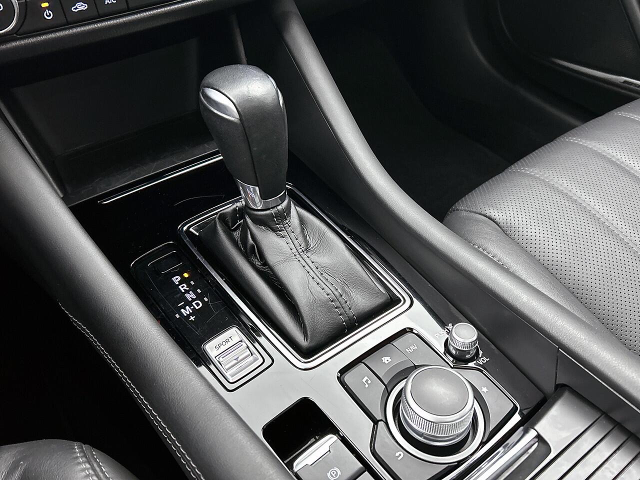 Mazda 6 2.0 SkyActiv-G 165 Luxury automaat | Dealer onderhouden | Schuif/kantek dak | Leder | Stoelgeheugen | Bose |