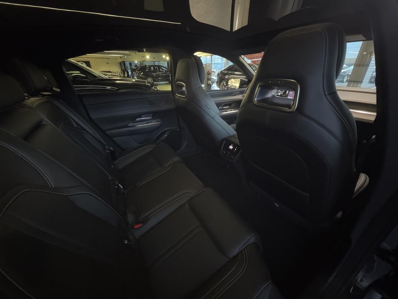 Mazda 6 6e NU VOOR ¤ 299,- PER MAAND! * TAKUMI 68.8 kWh ZWART LEDER INTERIEUR | 360 CAMERA | PANORAMADAK | 19 INCH LMV NU VOOR ¤ 299,- PER MAAND! *