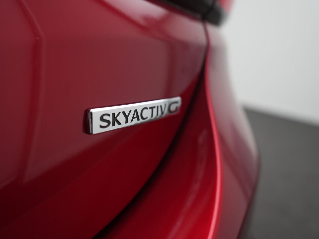 Mazda 6 2.5 SkyActiv-G 194 Signature - Occasion Lease vanaf ¤664 p/m - RIJKLAARPRIJS - 194 pk! - Automaat - Adaptieve Cruise Control - Rondomzicht Camera - Apple Carplay - Android Auto - Bose Audio - Head-Up Display - Elektrisch schuif- kanteldak