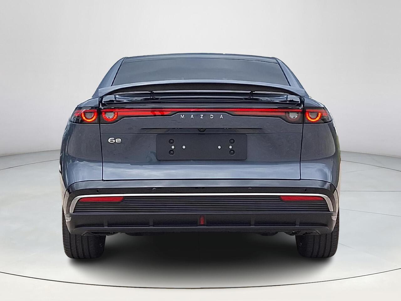 Mazda 6 6e Takumi 68.8 kWh ! Nu leverbaar! | Zwart leder | 360 Camera | Geheugenstoelen | Panorama Dak | Headupdisplay | Adaptieve Cruise control | Sony premium audio | Dodehoeksensoren | Trekhaak |