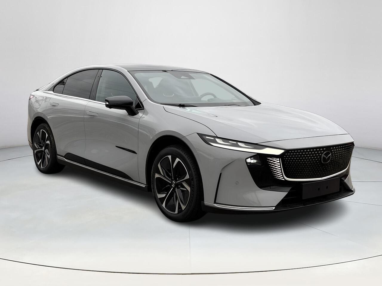 Mazda 6 6e Takumi Long Range 80 kWh | Zwart leder | 360 Camera | Geheugenstoelen | Panorama Dak | Headupdisplay | Adaptieve Cruise control | Sony premium audio | Dodehoeksensoren | Trekhaak |