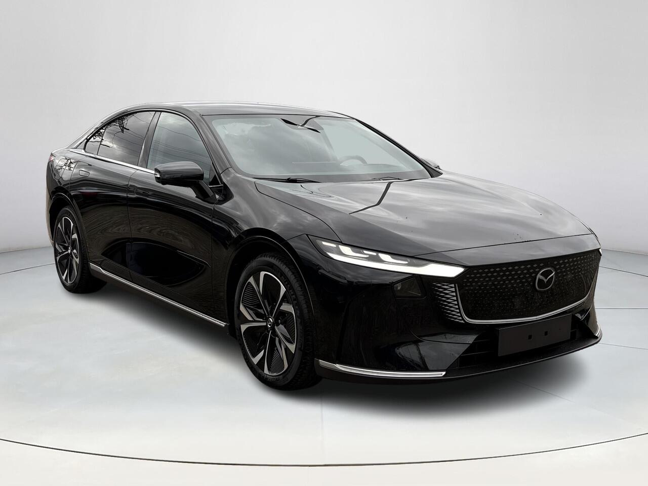 Mazda 6 6e Takumi Plus Long Range 80 kWh | Dit jaar nog rijden 17% bijtelling | Stoelverwarming/verkoeling | Stuurverwarming | Panoramadak | Adaptive cruise-control | Tan-nappa leder interieur | 360-Camera | SONY-premium audiosysteem |