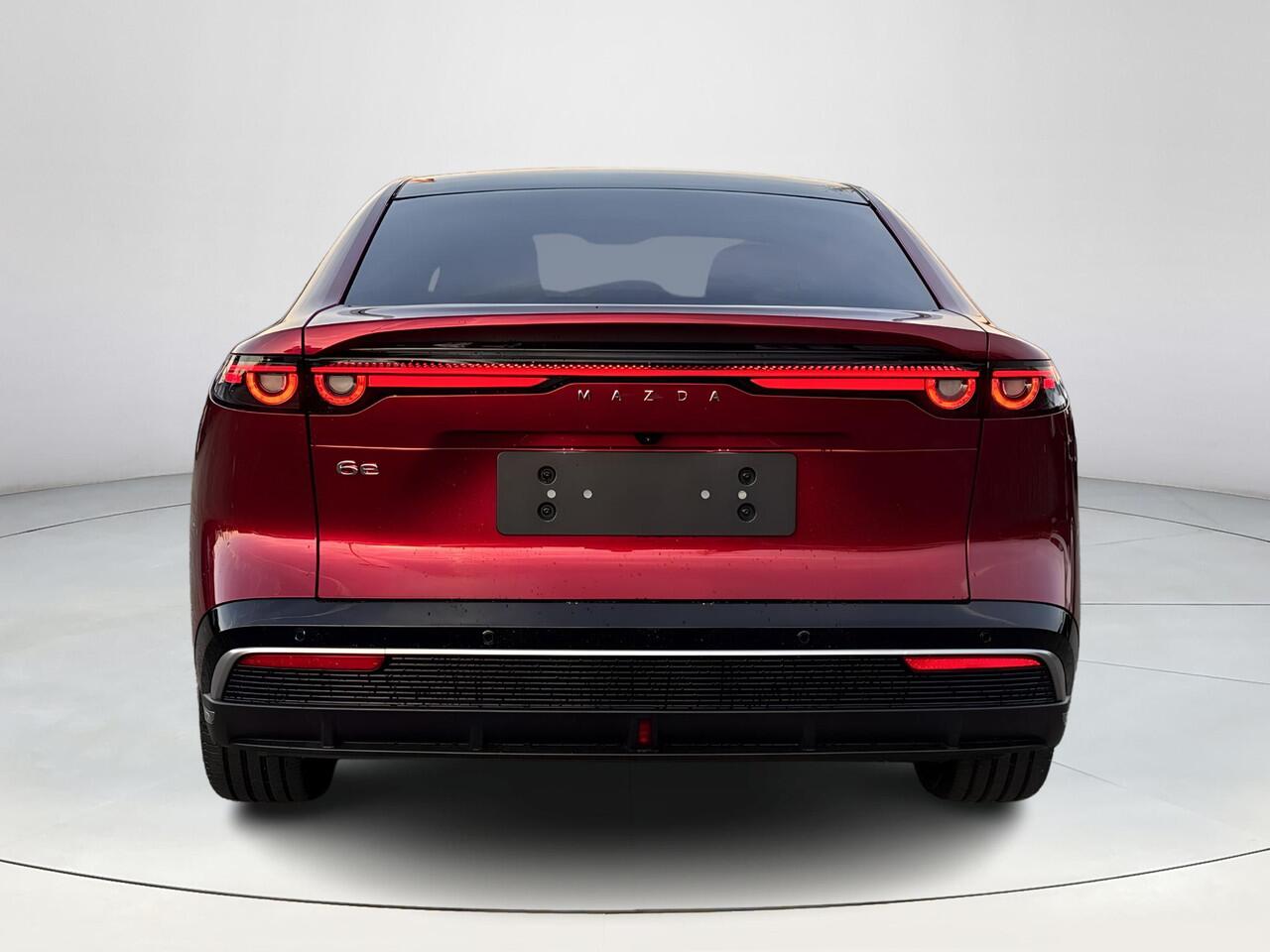 Mazda 6 6e Takumi Long Range 80 kWh | Zwart leder | 360 Camera | Geheugenstoelen | Panorama Dak | Headupdisplay | Adaptieve Cruise control | Sony premium audio | Dodehoeksensoren |