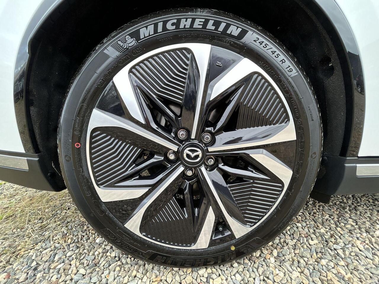 Mazda 6 6e Takumi 68.8 kWh | Rijklaar | 17% Bijtelling | 360 Camera | Stoelverwarming | Panorama dak