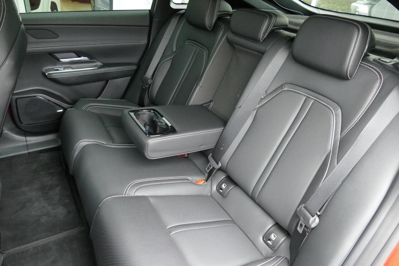 Mazda 6 6e Takumi 68.8 kWh |17% bijtelling| Stuurwiel verwarming | Apple-carplay | Headup-display | Rijklaarprijs|