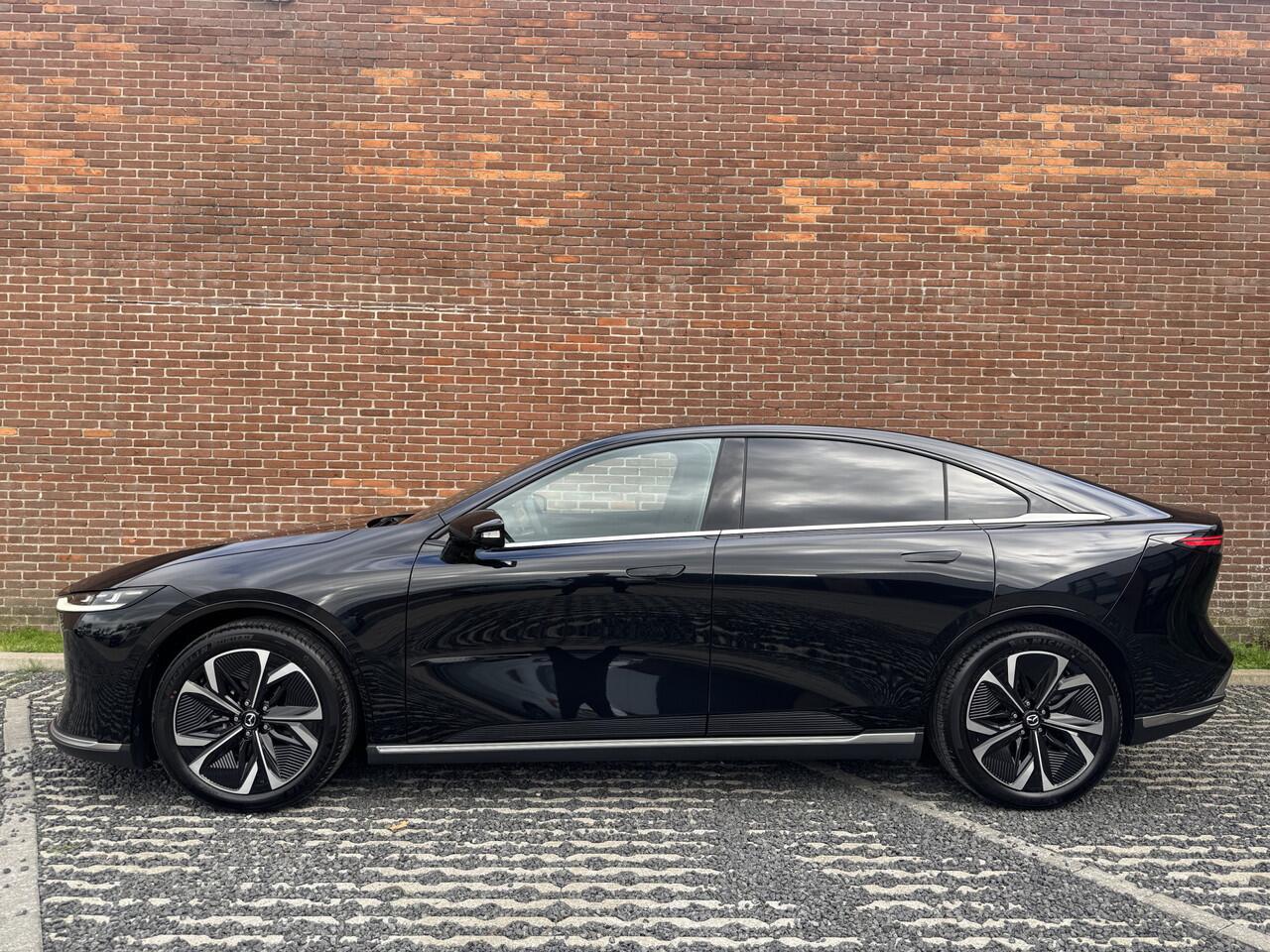 Mazda 6 6e Takumi 68.8 kWh NAVIGATIE | PANORAMA DAK | 19 INCH LMV | RONDOMZICHT CAMERA | WINTERPAKKE DIRECT RIJDEN | 18 % BIJTELLING | 0% RENTE