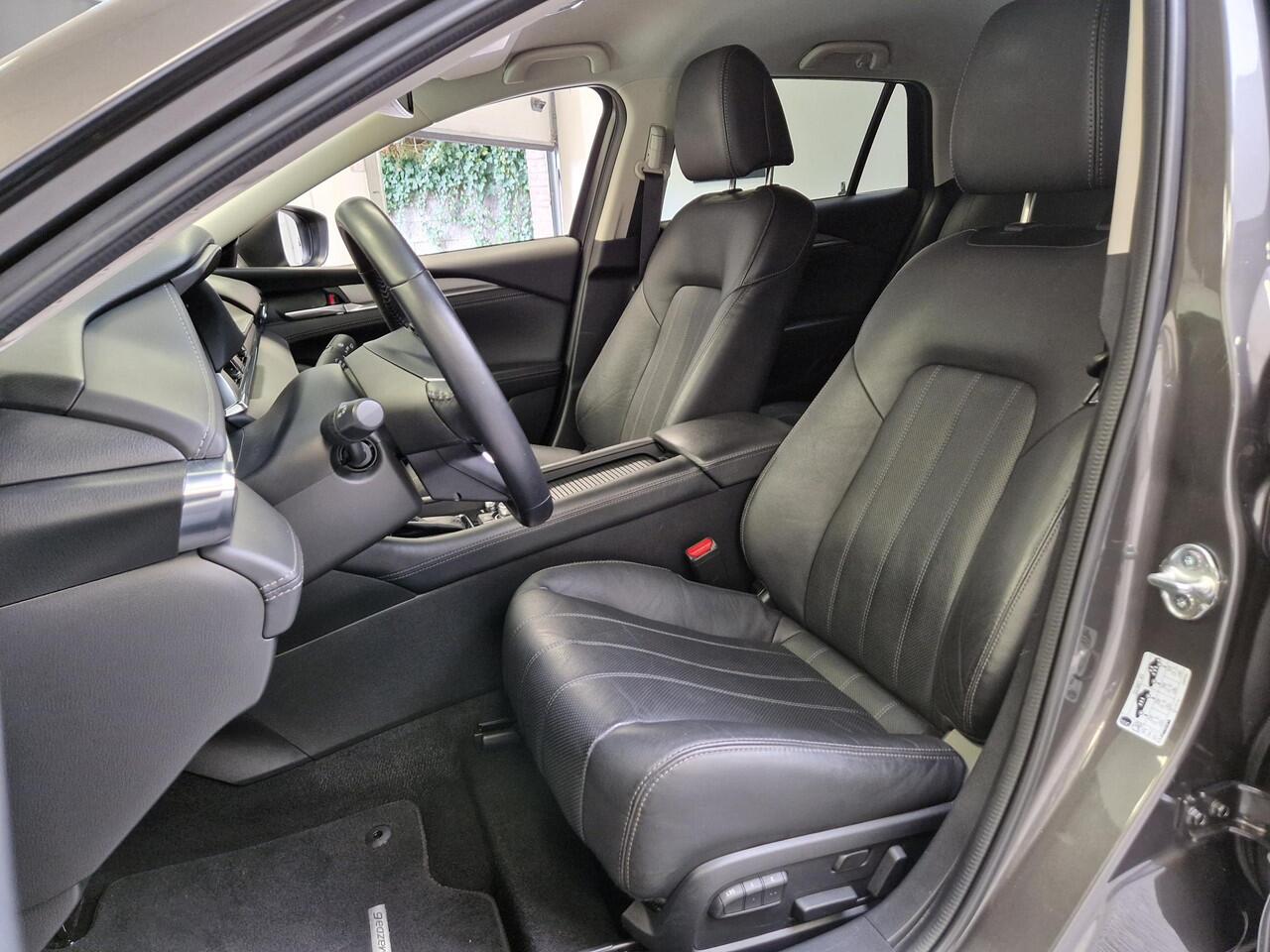 Mazda 6 Sportbreak 2.0 SkyActiv-G 165 Luxury | TREKHAAK | CARPLAY | LEDER | HEAD-UP | STOELKOELING |