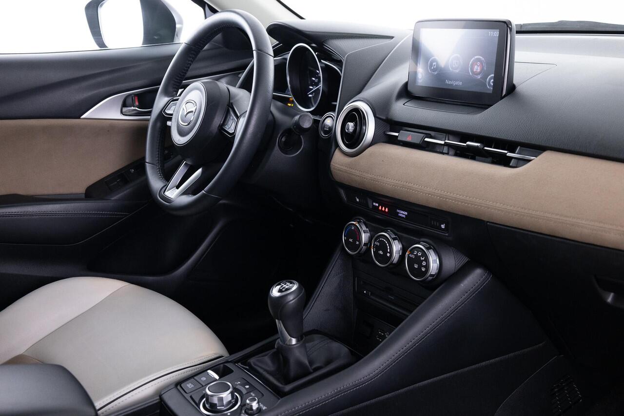 Mazda CX-3 2.0 SkyActiv-G 121 Sport Selected | APPLE CARPLAY | 18 INCH LM | UNIEKE BEIGE LEDER/ALCATARA BEKLEDING | CRUISE CONTROL | PARKEERSENSOREN | DODEHOEK DETECTIE |