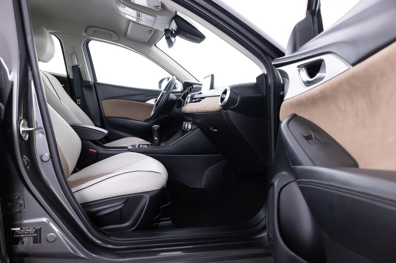 Mazda CX-3 2.0 SkyActiv-G 121 Sport Selected | APPLE CARPLAY | 18 INCH LM | UNIEKE BEIGE LEDER/ALCATARA BEKLEDING | CRUISE CONTROL | PARKEERSENSOREN | DODEHOEK DETECTIE |