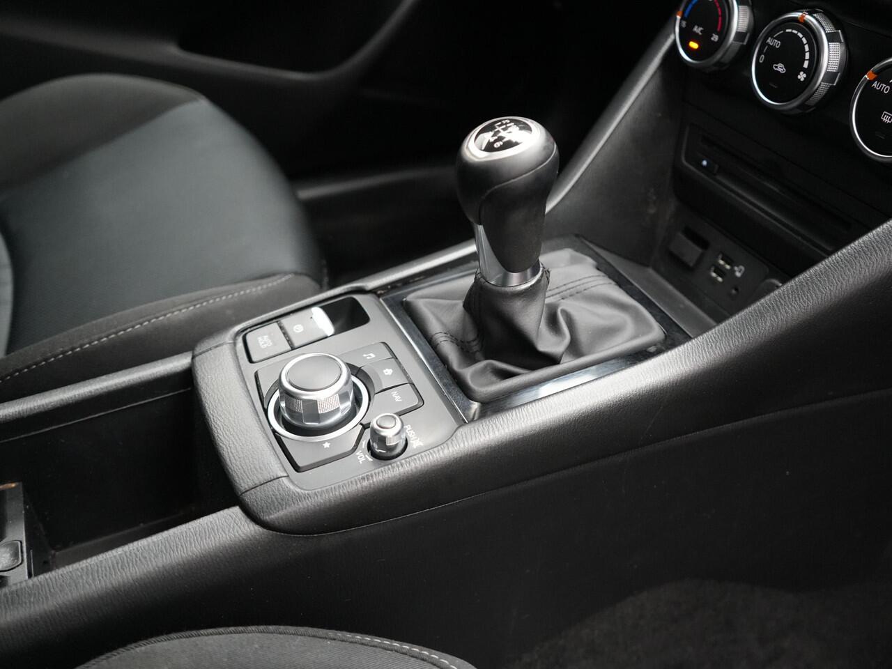 Mazda CX-3 2.0 SkyActiv-G 121 Comfort Dealer O.H | Trekhaak Afneembaar | Apple Carplay | Sportstoelen Verwarmd | Cruise Control | Laneassist | Climate Control |