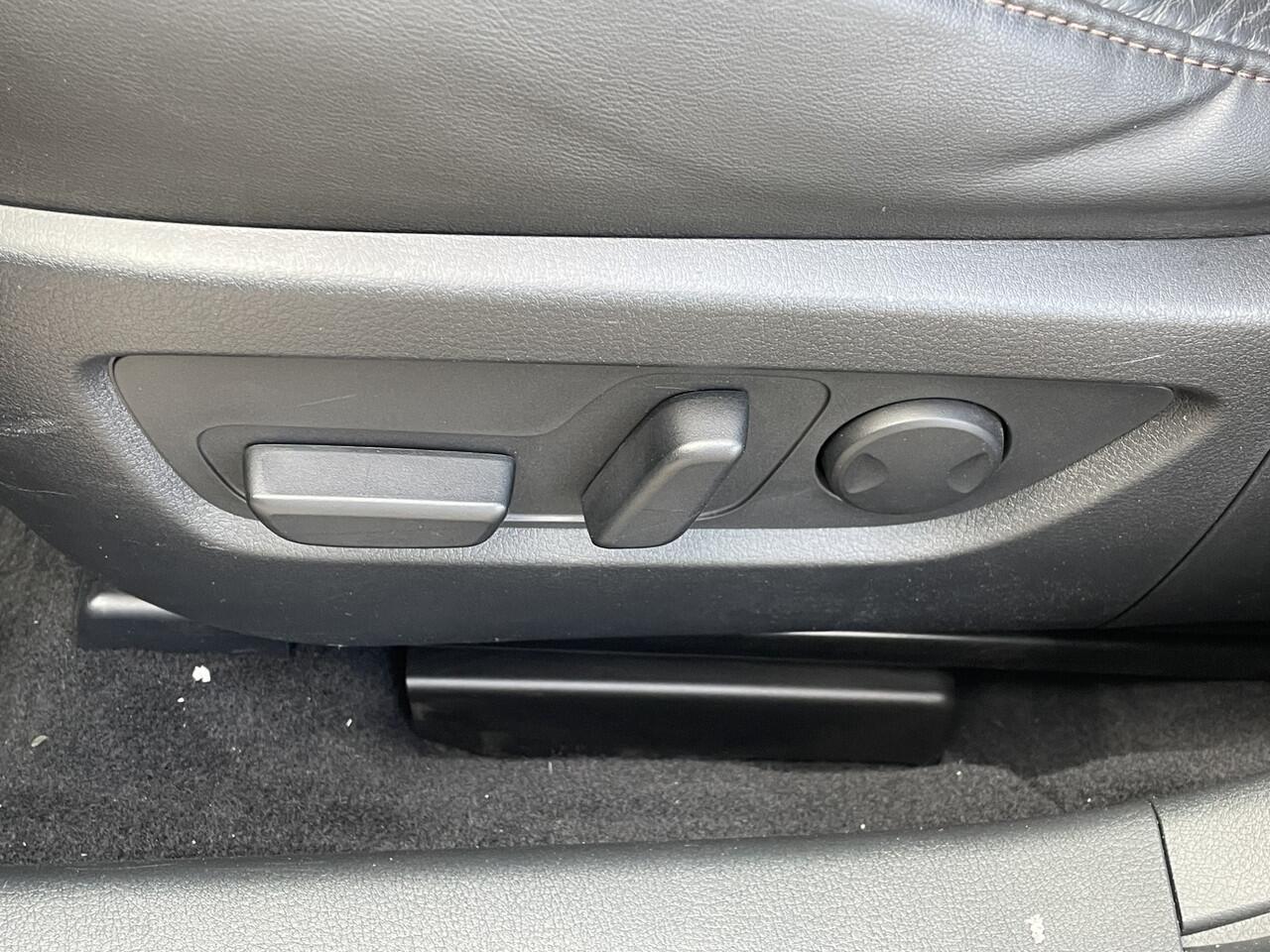 Mazda CX-30 2.0 e-SkyActiv-X 180 M Hybrid Luxury | AUTOMAAT | LEDER | BOSE | CLIMA | 18 INCH LMV | WINTERPAKKET