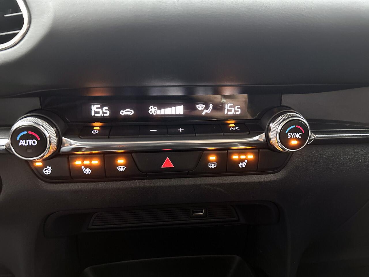 Mazda CX-30 2.0 e-SkyActiv-G M Hybrid | Achteruitrijcamera | Trekhaak | Lage kilometerstand | Navigatiesysteem |