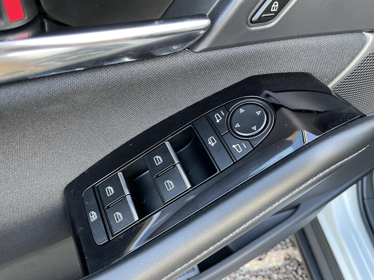 Mazda CX-30 2.5 e-SkyActiv-G 140 M Hybrid Centre-line