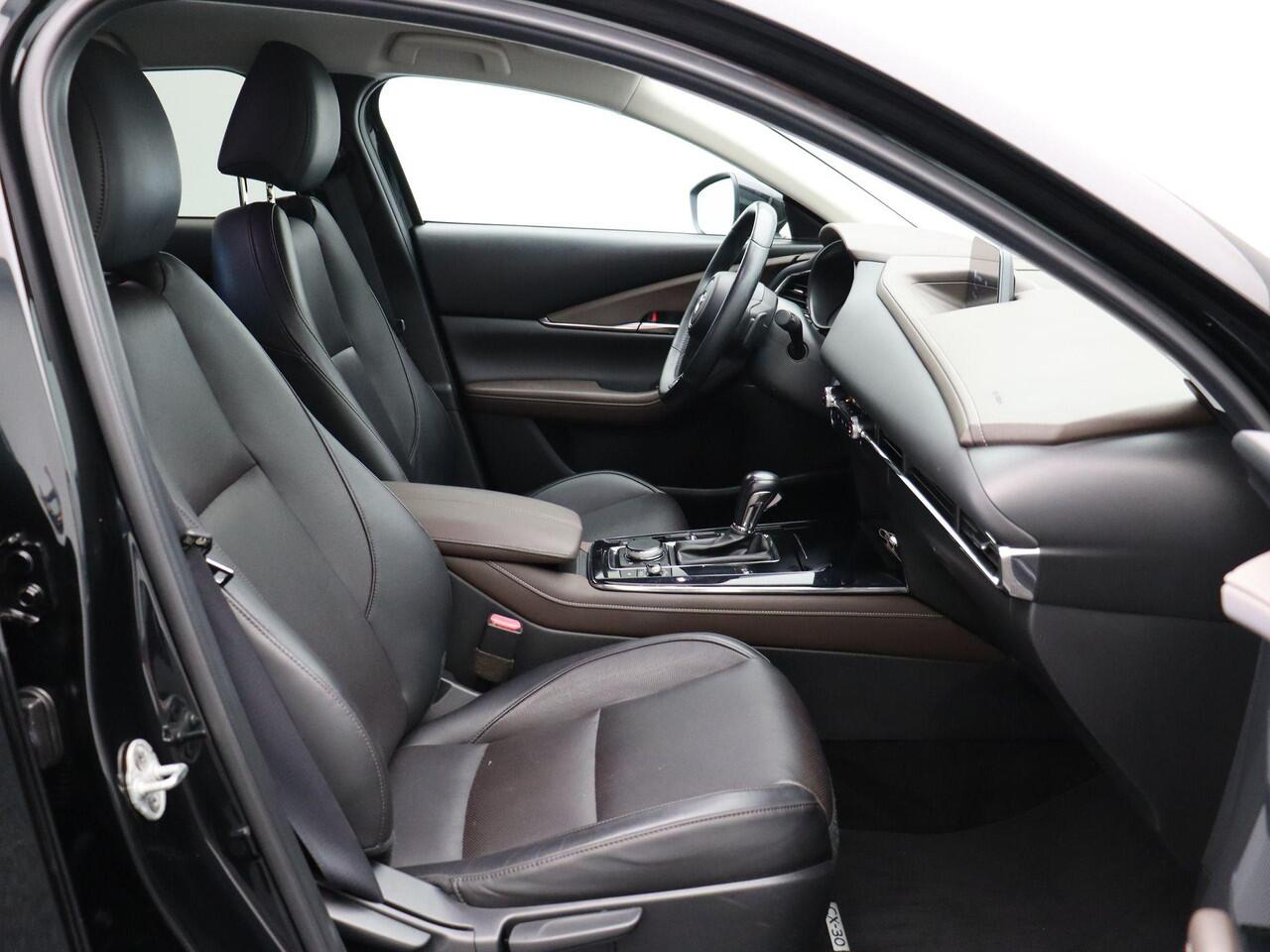 Mazda CX-30 2.0 e-SkyActiv-X M Hybrid Luxury | Bose Audio| Stuur en Stoelverwarming | Lederen Bekleding | Keyless Entry |