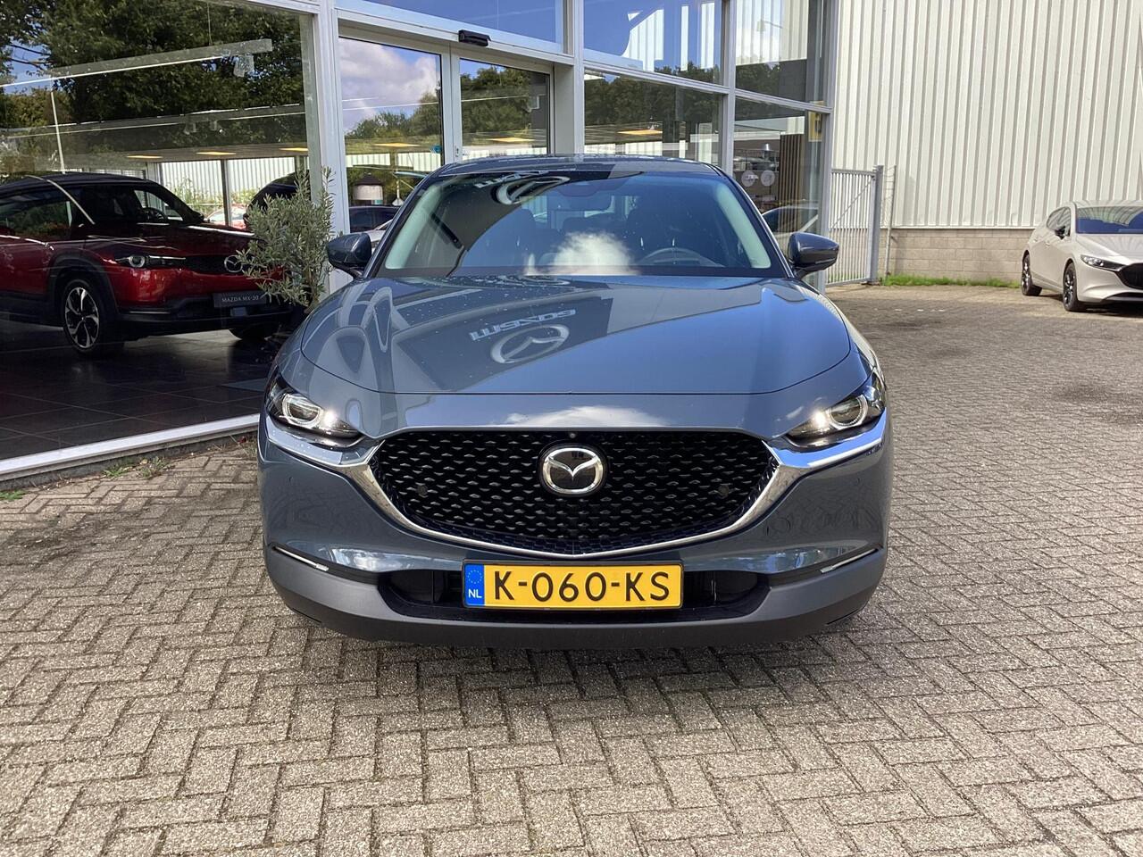 Mazda CX-30 2.0 e-SkyActiv-X M Hybrid Luxury 1e Eig., NL-Auto, Dealer Ondh., Navigatie, Bose, Apple Carplay/ Android Auto, Leer, Camera 360, Parkeerhulp, Electr-A.klep, Cruise Controle Add., Stuur & Stoel verwarm., Keyless.