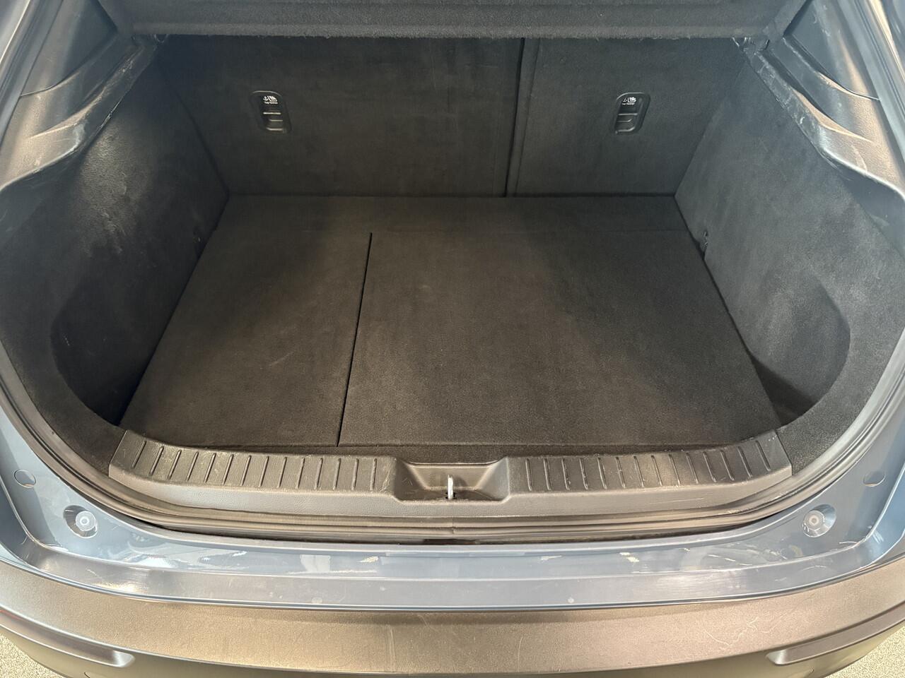 Mazda CX-30 2.0 e-SkyActiv-X 180pk Hybrid Luxury LEDER/BOSE/HUD/DODEHOEK/CAMERA/18INCH/PDC/KEYLESS