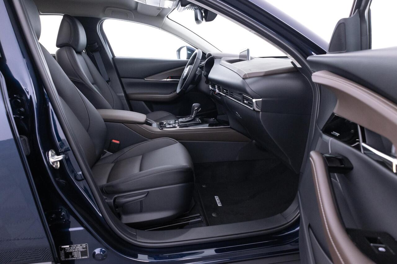 Mazda CX-30 2.0 e-SkyActiv-X 186pk M Hybrid Takumi BLACK LEATHER PACK | AUTOMAAT | 6 JAAR GARANTIE | NIEUW | BOUWJAAR 29-09-2025 | DIREKT RIJDEN |